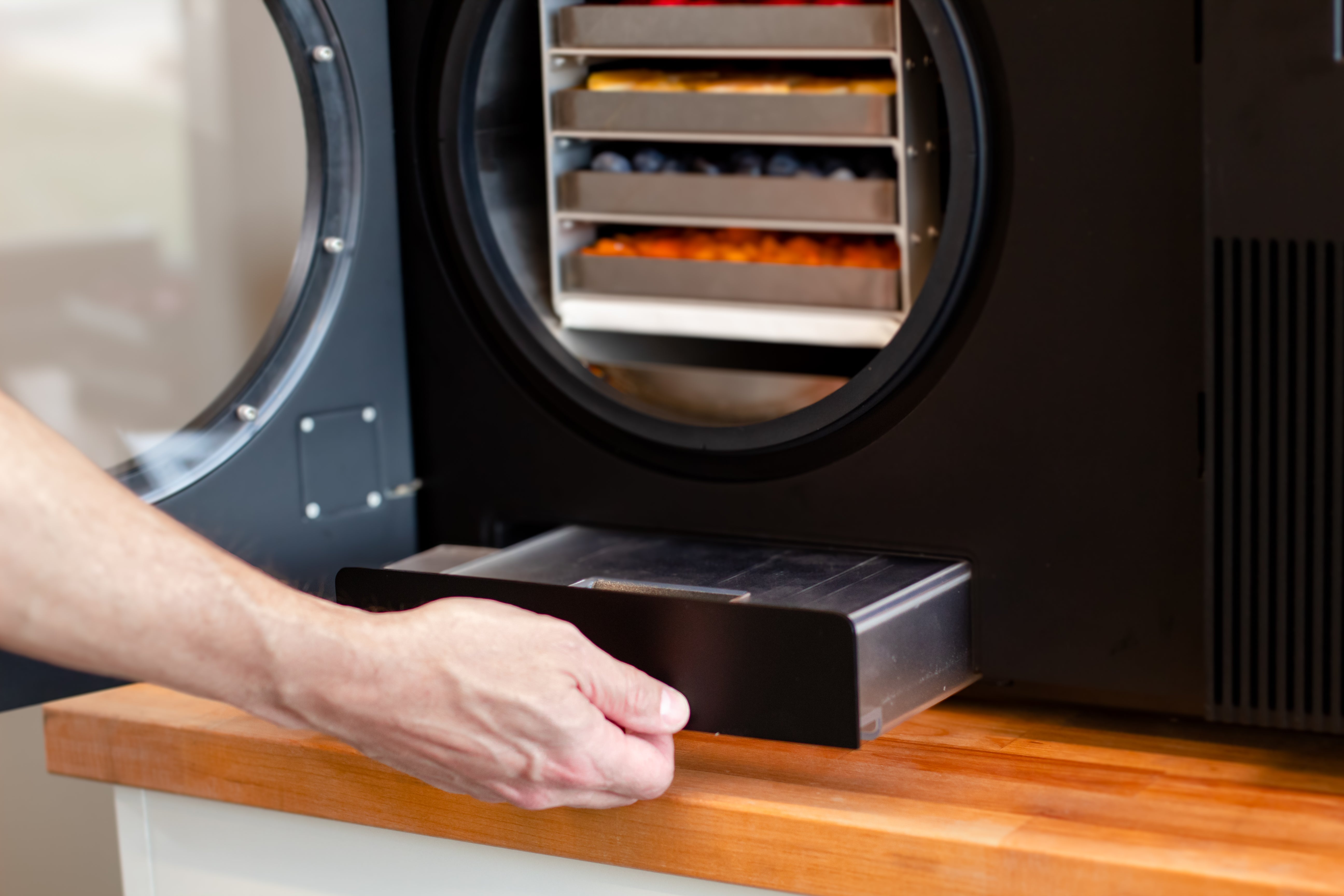 Drain Pan (Built into freeze dryer)